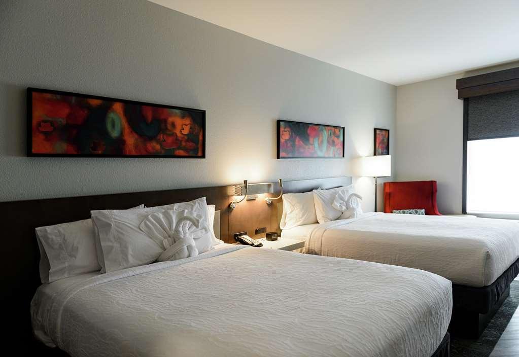 Hilton Garden Inn Louisville Mall Of St. Matthews Номер фото