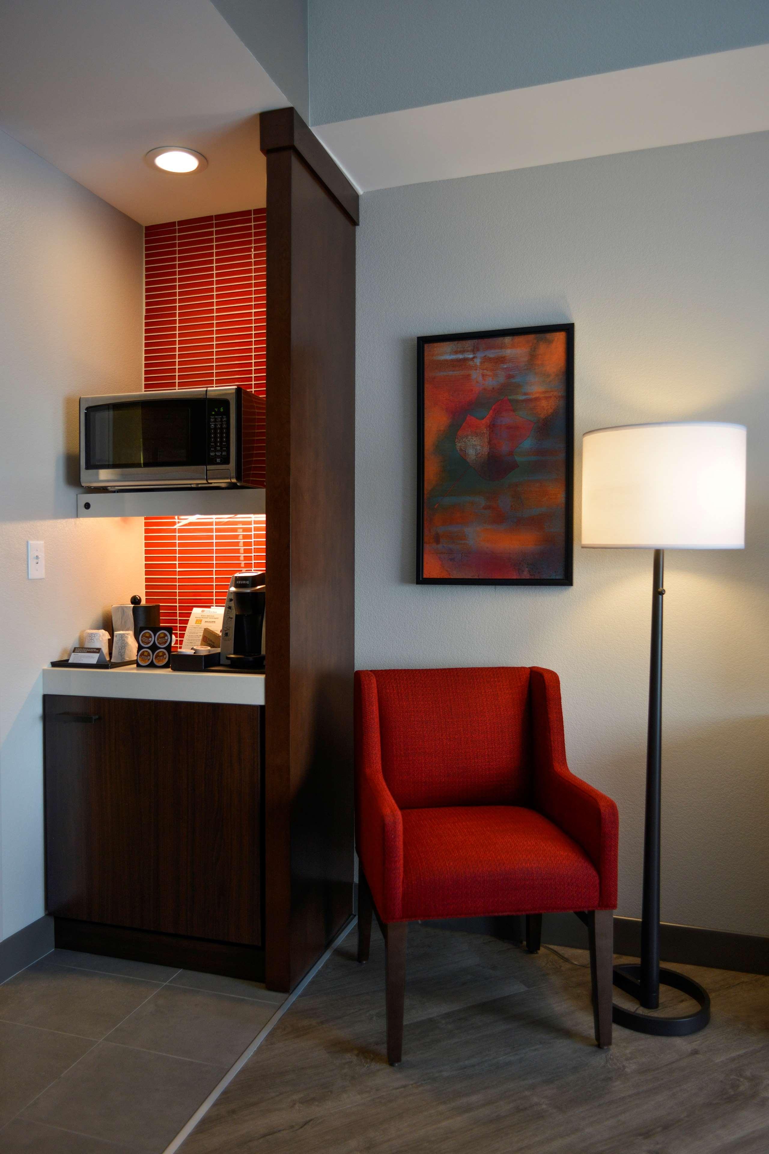 Hilton Garden Inn Louisville Mall Of St. Matthews Экстерьер фото