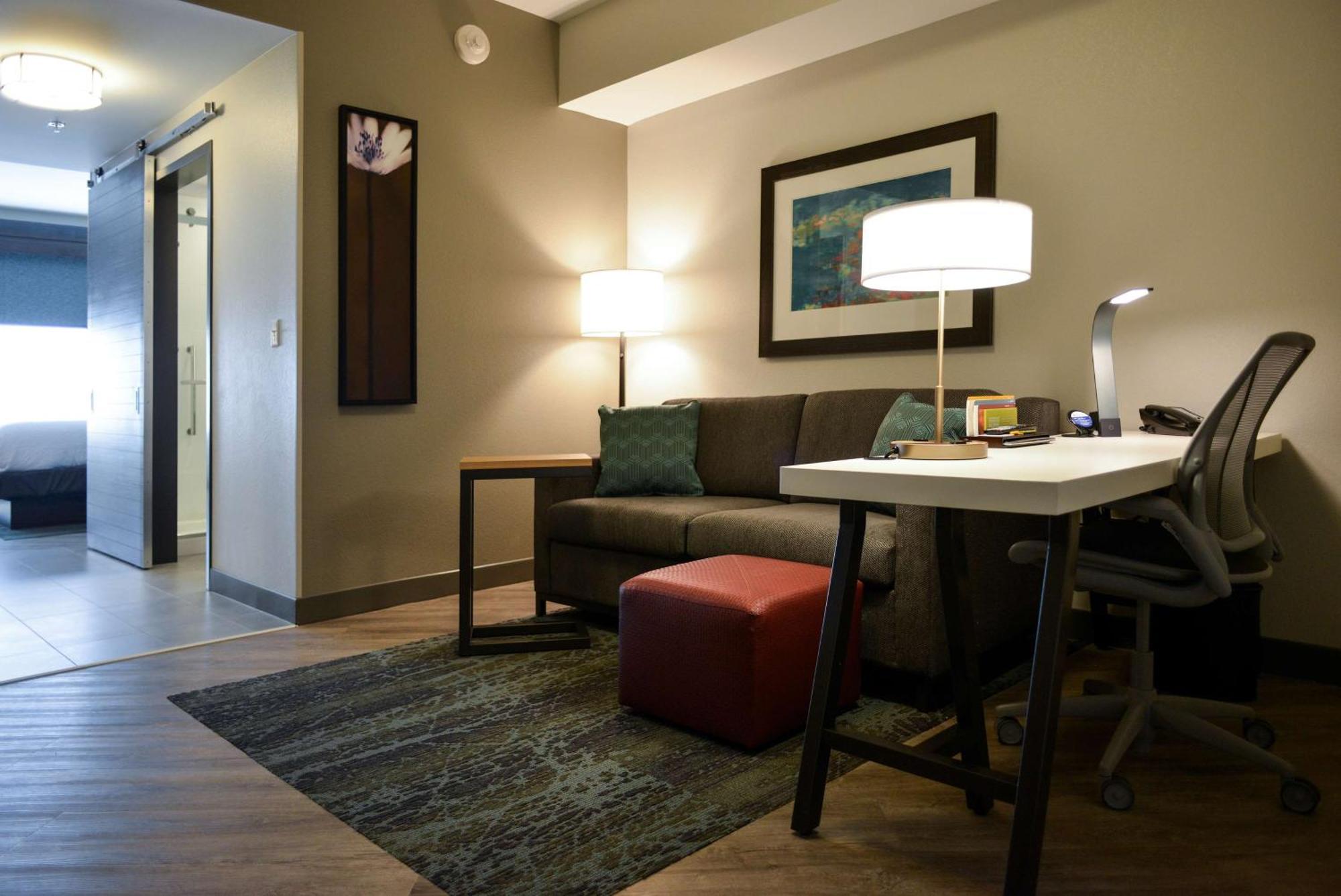 Hilton Garden Inn Louisville Mall Of St. Matthews Экстерьер фото