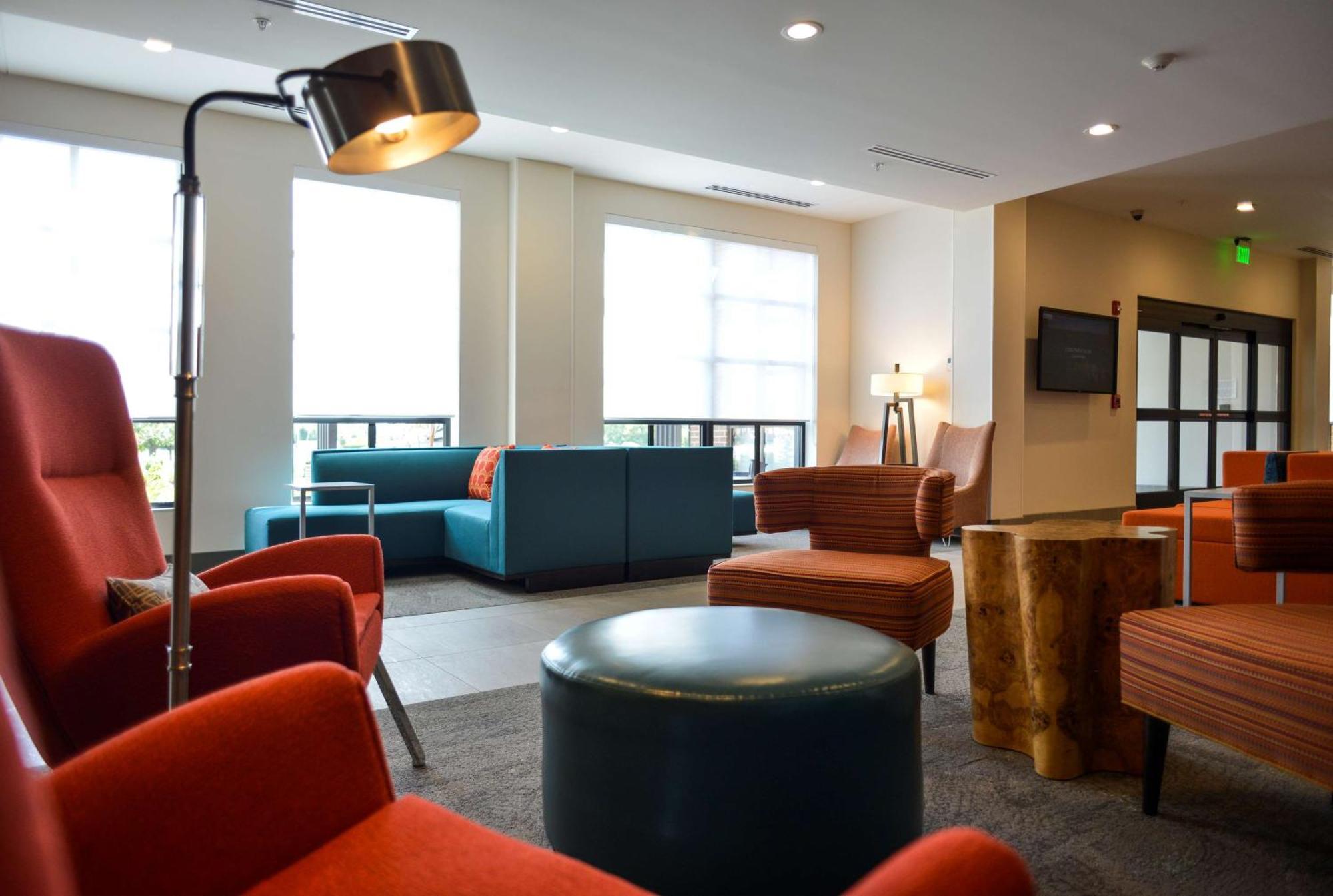 Hilton Garden Inn Louisville Mall Of St. Matthews Экстерьер фото
